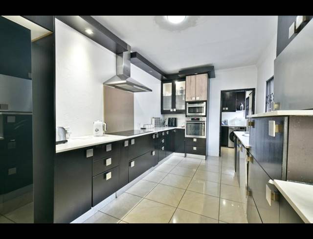 4 BEDROOM HOUSE FOR SALE IN KLEVEHILL PARK